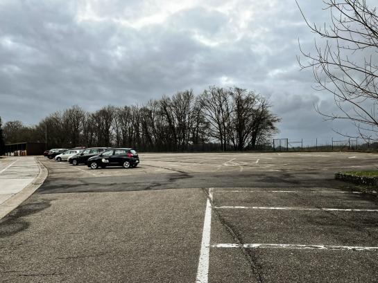 Parking citadel binnen groene poort randparking
